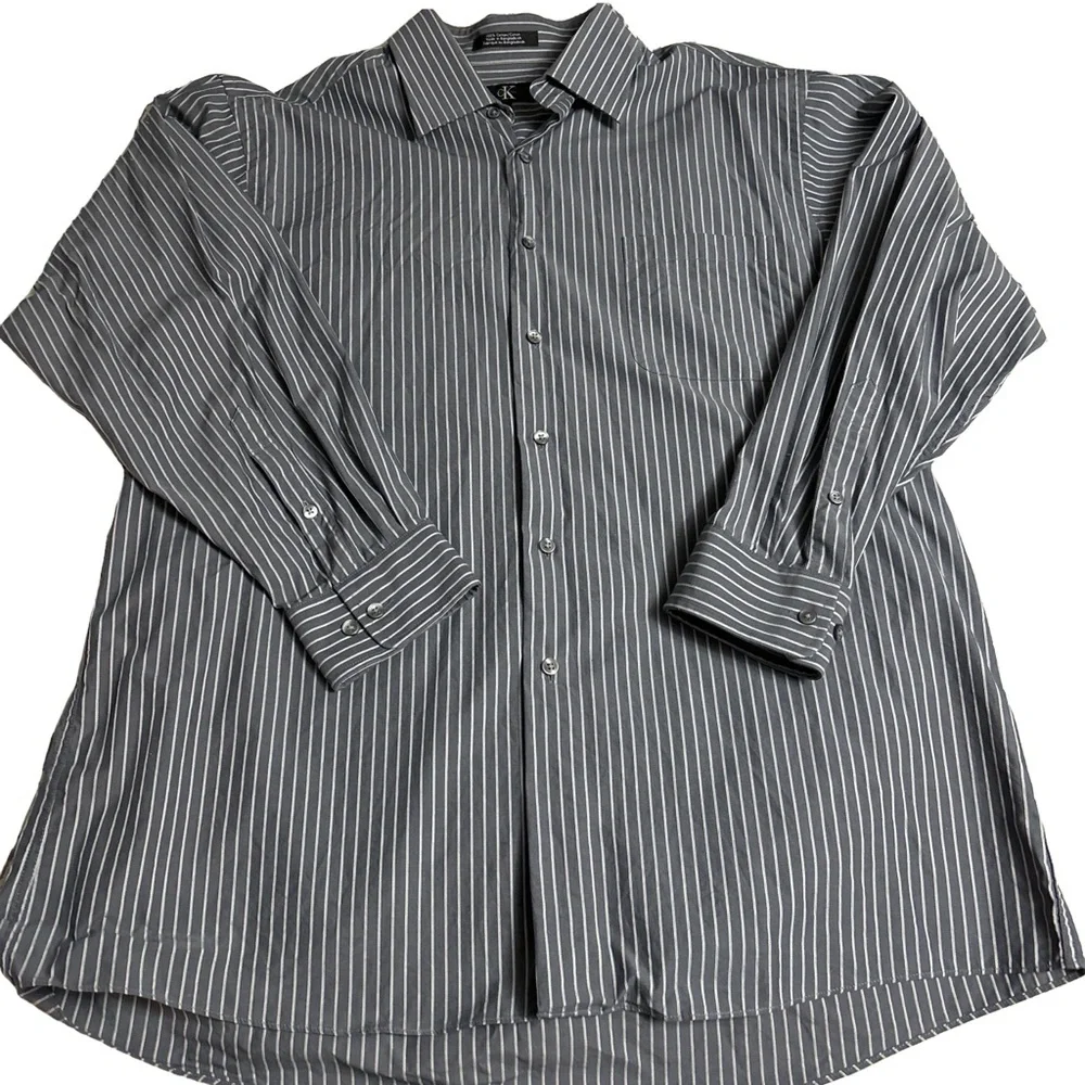 Men’s CK Long Sleeved Dress Shirt size 32/33(17 neck) - Picture 3 of 3